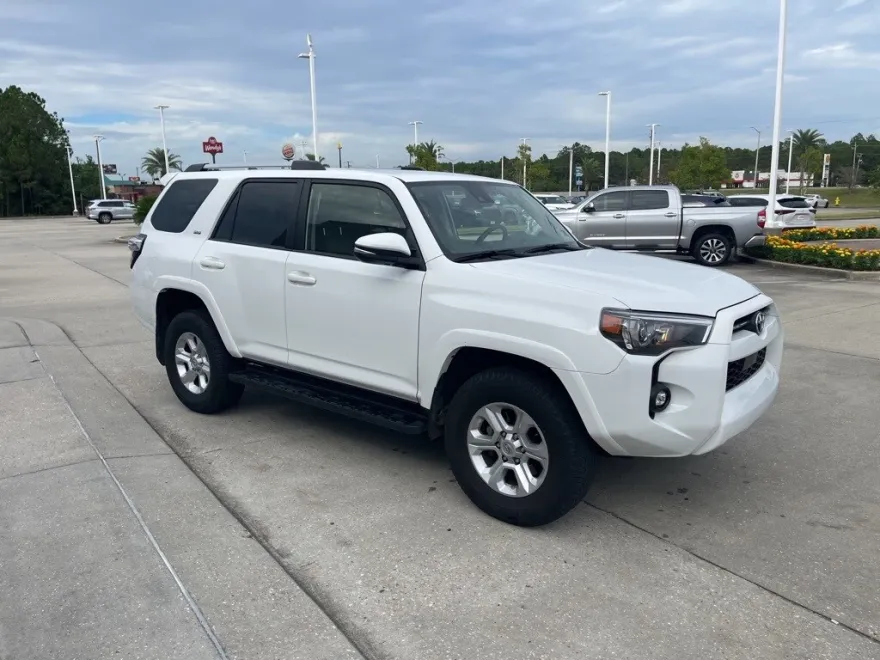 2024 Toyota 4Runner SR5 Premium photo 1