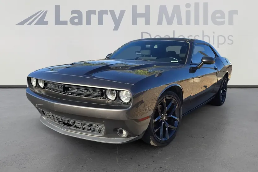 2020 Dodge Challenger SXT photo 1