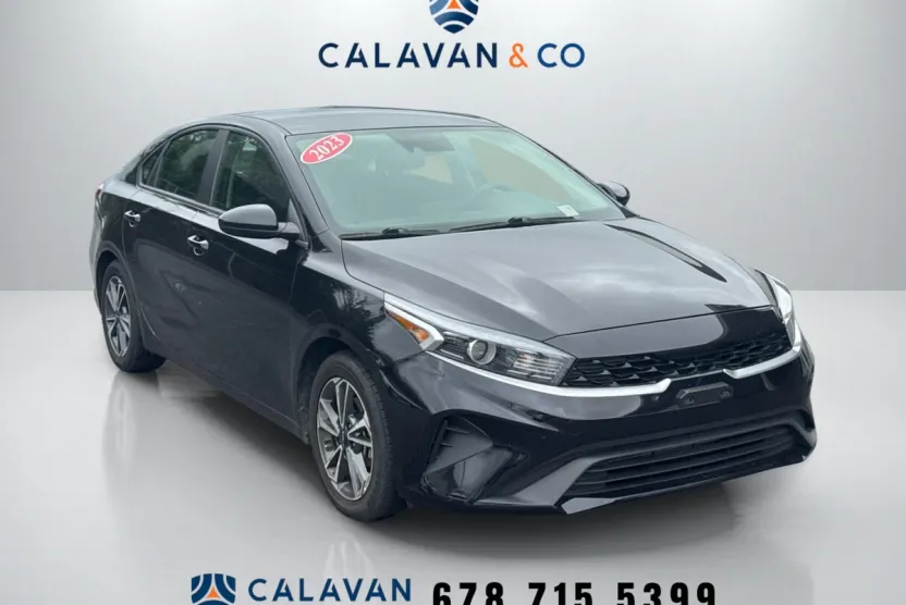 2023 Kia Forte LXS photo 1