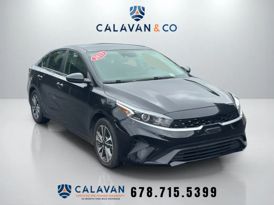 2023 Kia Forte LXS photo 1