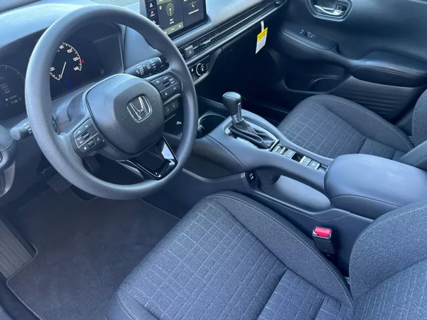 2026 Honda HR-V LX photo 1