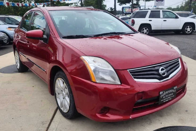 2010 Nissan Sentra 2.0 S photo 1