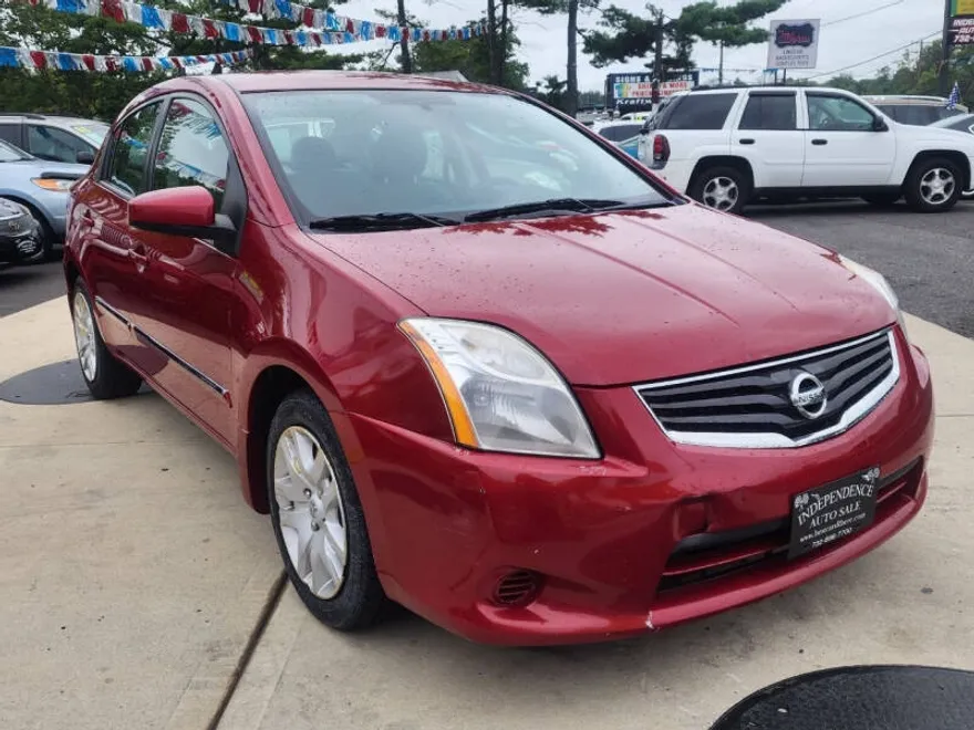 2010 Nissan Sentra 2.0 S photo 1
