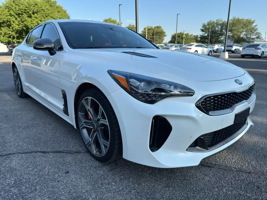 2020 Kia Stinger GT photo 1