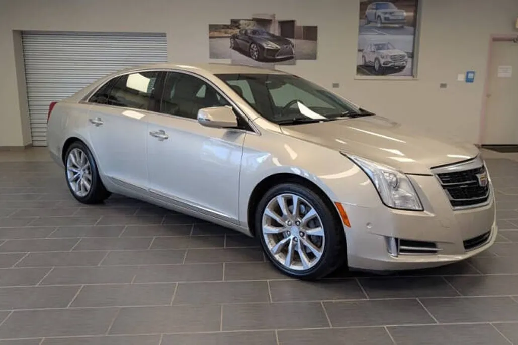2016 Cadillac XTS Luxury photo 1