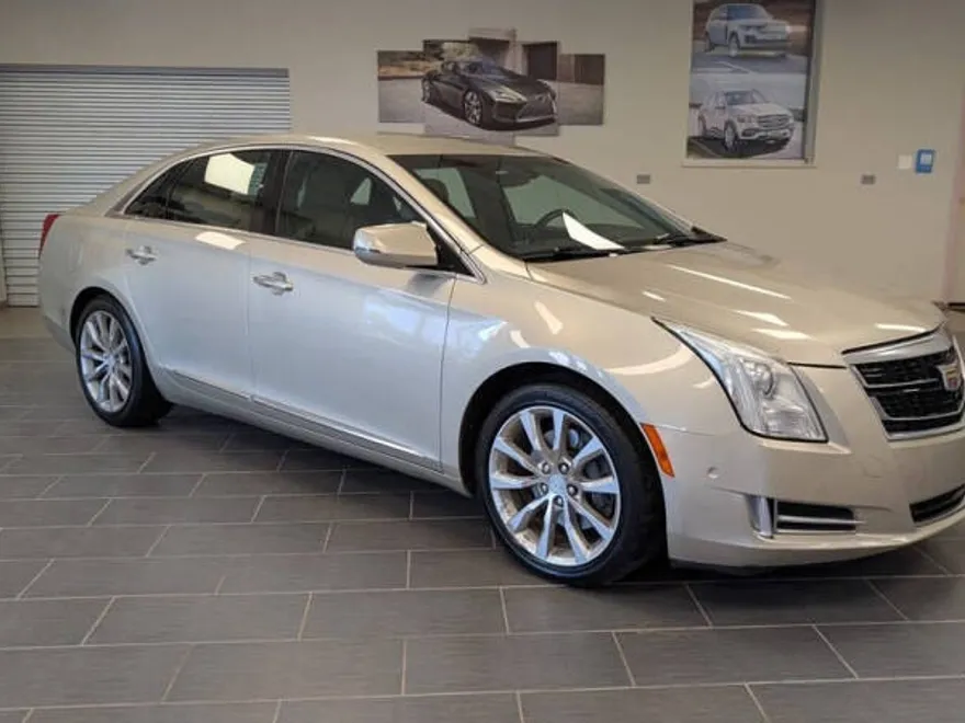 2016 Cadillac XTS Luxury photo 1