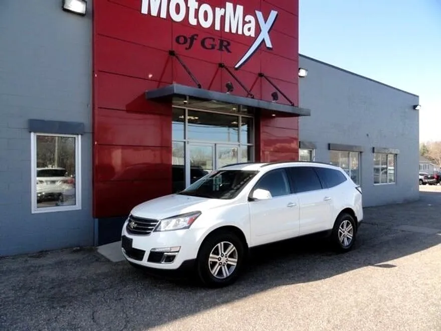 2015 Chevrolet Traverse 1LT photo 1