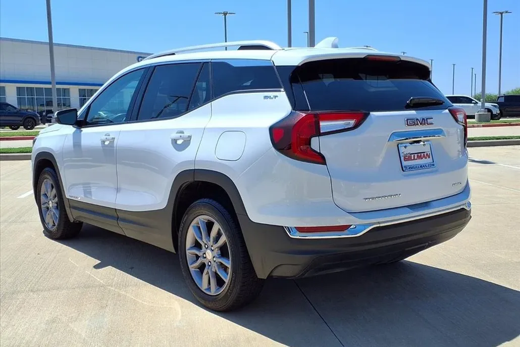 2024 Gmc Terrain SLT photo 1