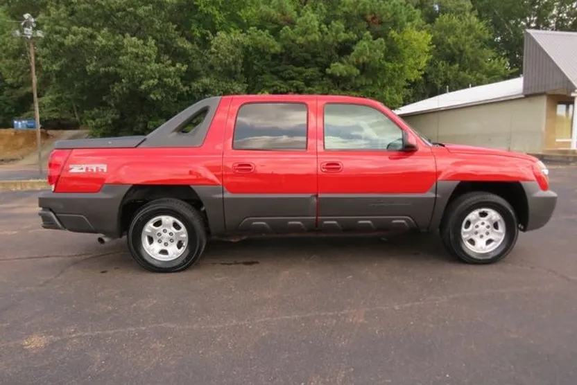 2003 Chevrolet Avalanche photo 1