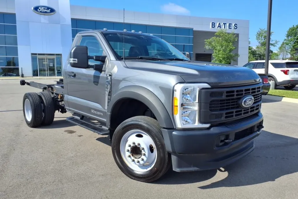 2023 Ford F-450 photo 1