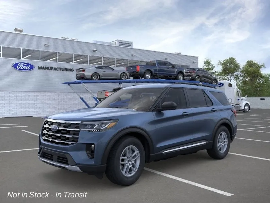 2025 Ford Explorer photo 1