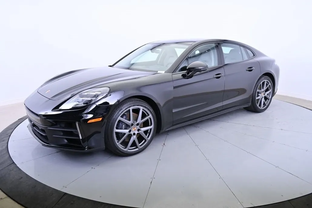 2025 Porsche Panamera 4 photo 1