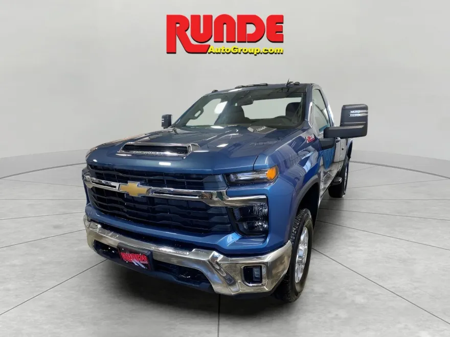2025 Chevrolet Silverado 2500HD LT photo 1