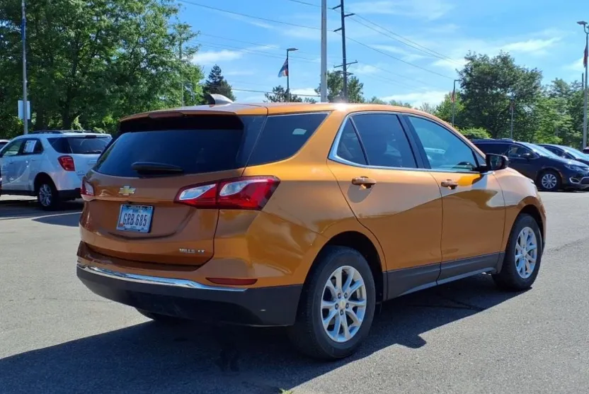 2019 Chevrolet Equinox LT photo 1