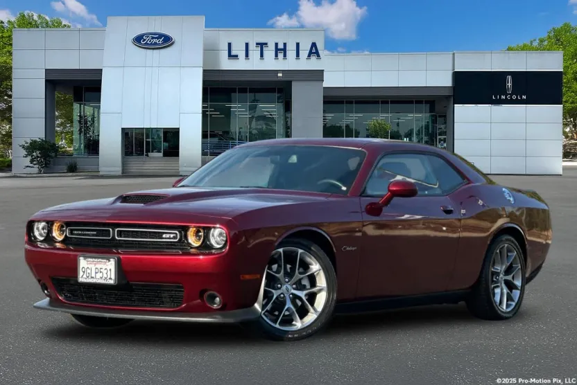 2023 Dodge Challenger GT photo 1