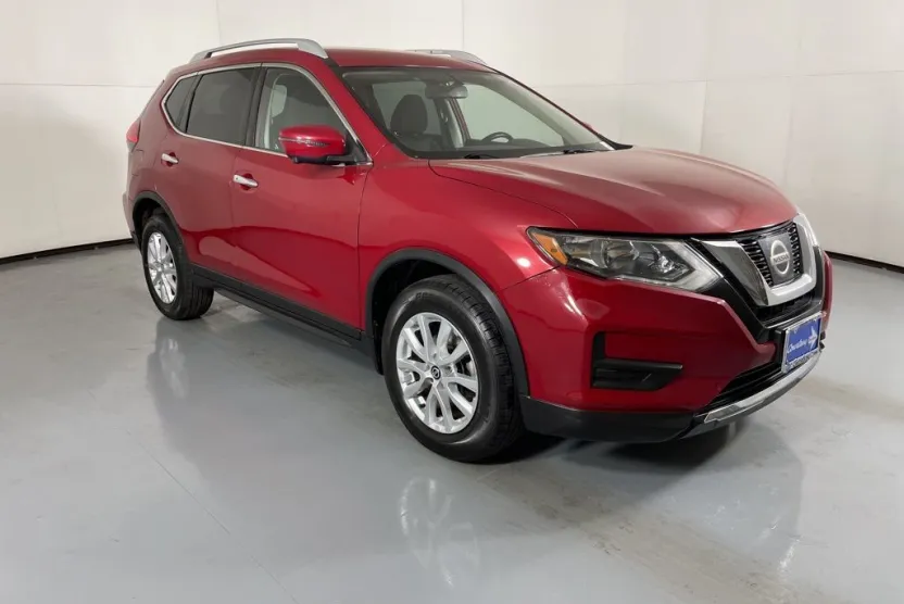 2017 Nissan Rogue SV AWD photo 1
