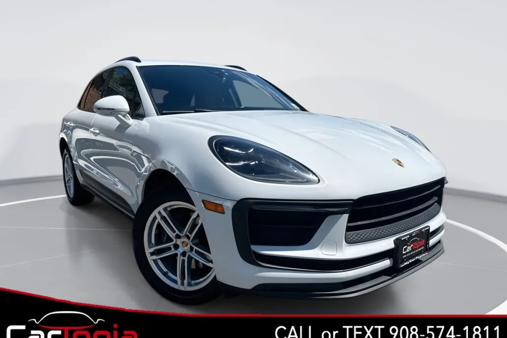 2022 Porsche Macan photo 1