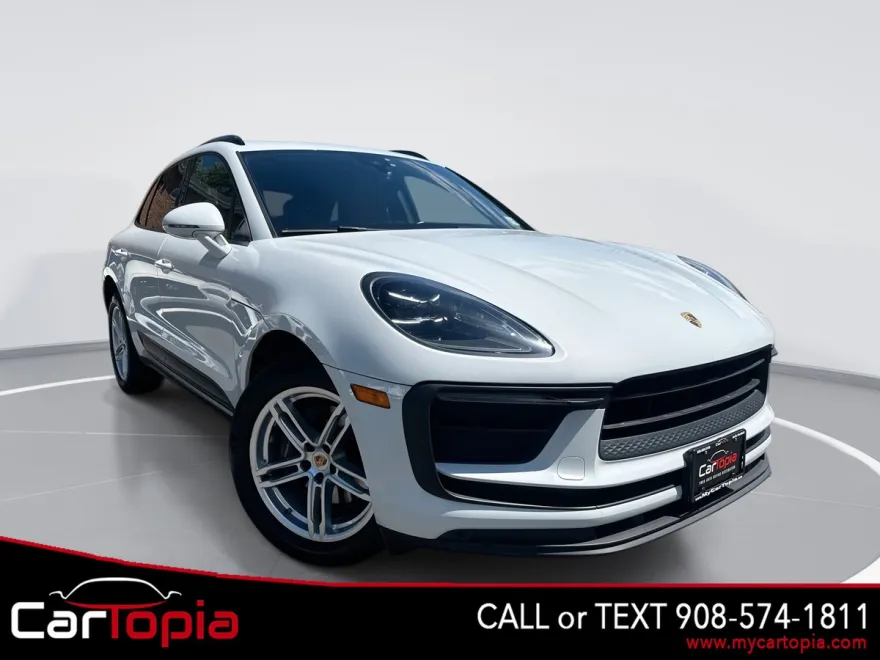 2022 Porsche Macan photo 1