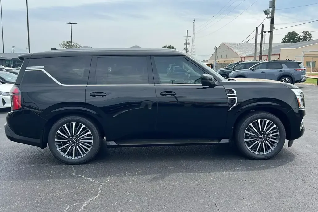2025 Nissan Armada Platinum Reserve photo 1