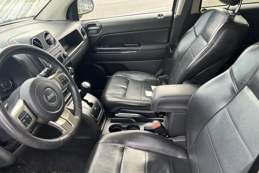 2012 Jeep Compass Limited photo 1