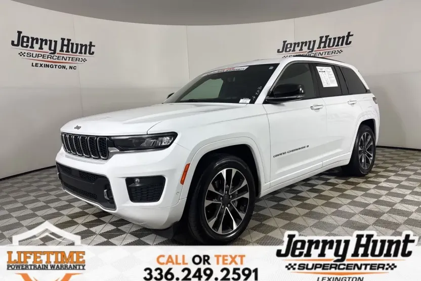 2022 Jeep Grand Cherokee Overland photo 1