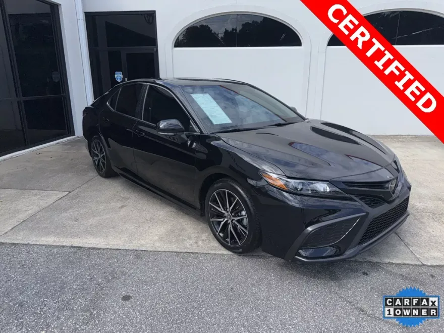 2024 Toyota Camry SE photo 1