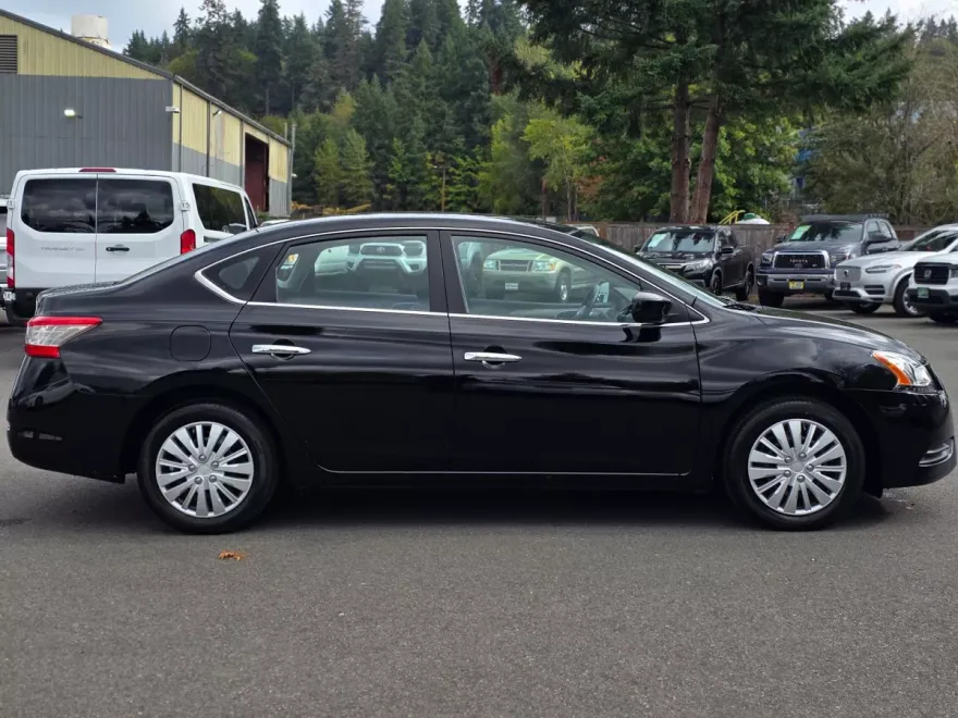 2013 Nissan Sentra photo 1