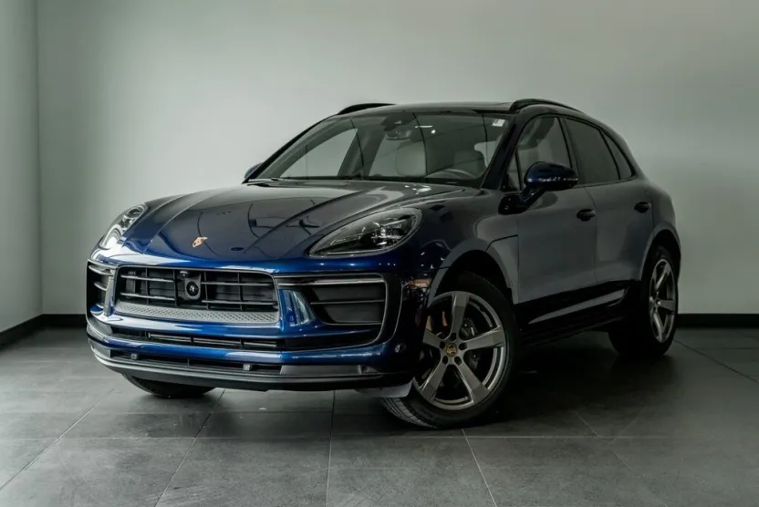 2023 Porsche Macan T photo 1
