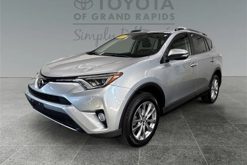 2018 Toyota RAV4 Limited Platinum photo 1