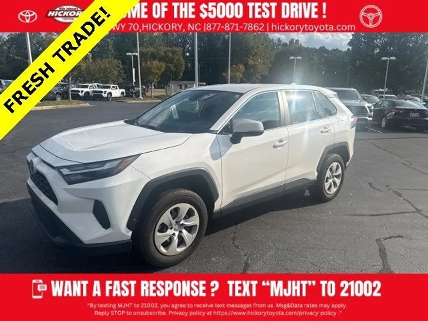 2024 Toyota RAV4 LE photo 1