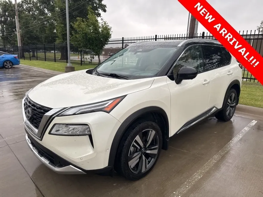 2023 Nissan Rogue Platinum photo 1