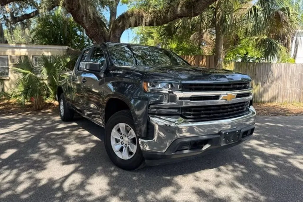 2020 Chevrolet Silverado 1500 LT photo 1