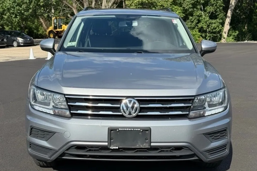 2021 Volkswagen Tiguan SE photo 1