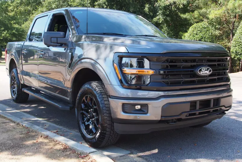 2025 Ford F-150 XLT photo 1