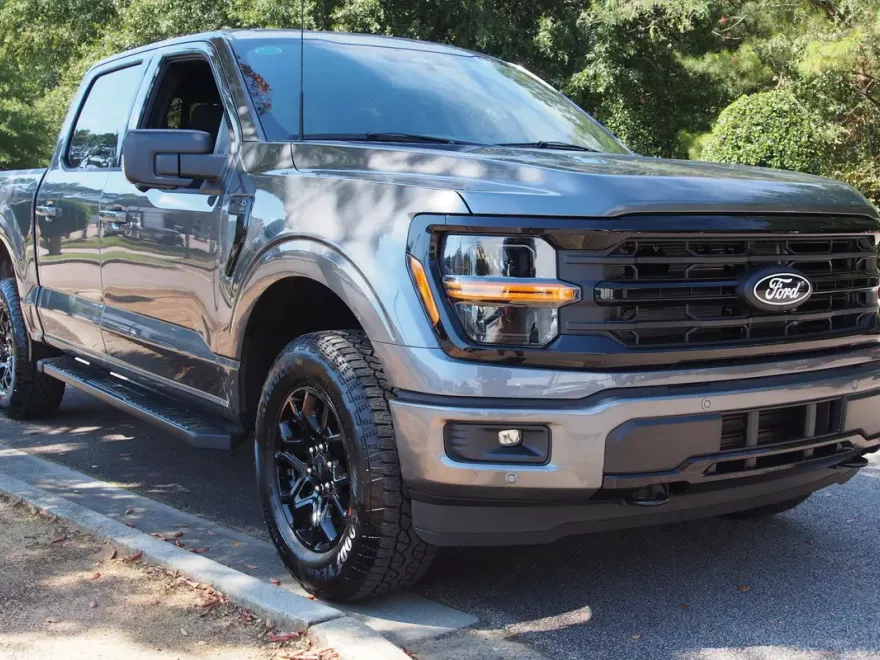 2025 Ford F-150 XLT photo 1