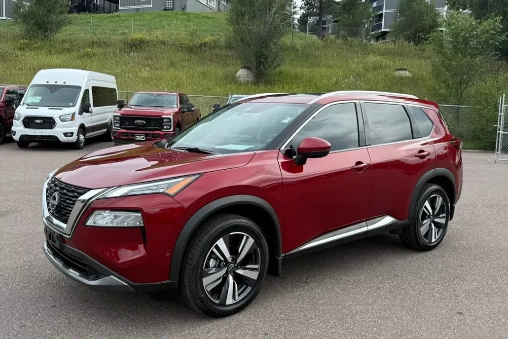 2023 Nissan Rogue SL photo 1