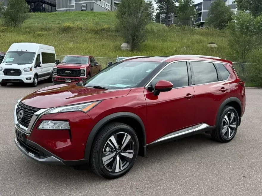 2023 Nissan Rogue SL photo 1