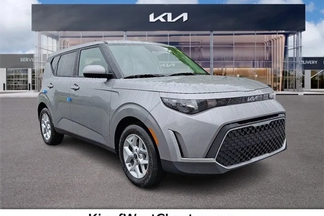 2025 Kia Soul LX photo 1
