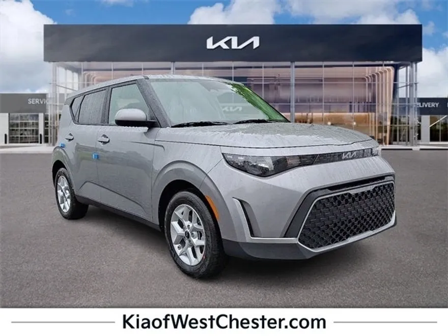 2025 Kia Soul LX photo 1