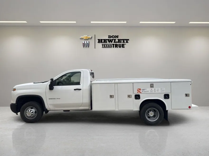2024 Chevrolet Silverado 3500HD Work Truck photo 2