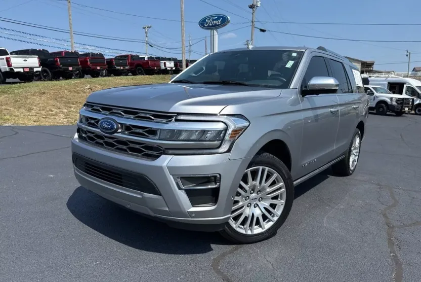 2024 Ford Expedition Platinum photo 1