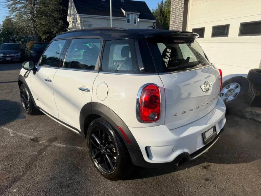 2015 Mini Countryman S ALL4 photo 1