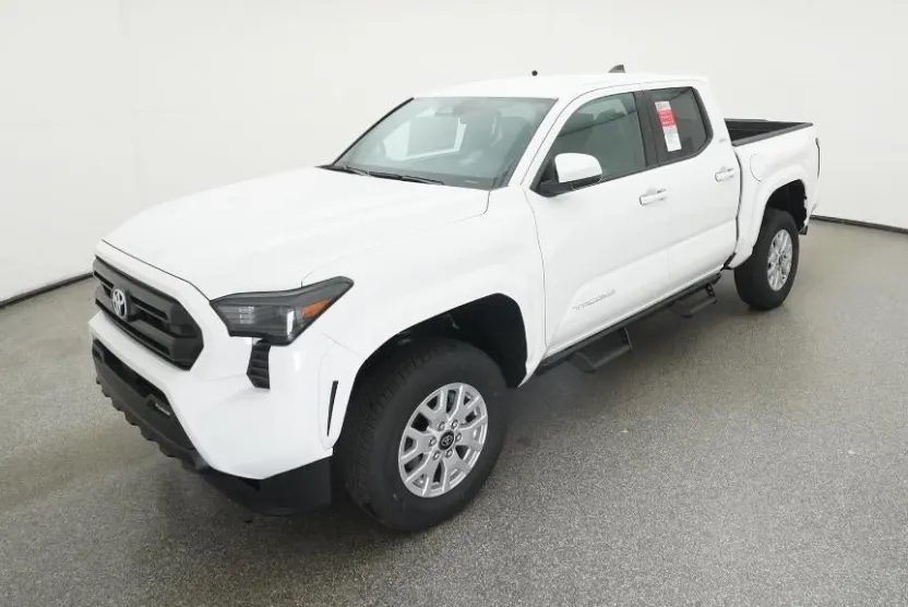2025 Toyota Tacoma SR5 photo 1