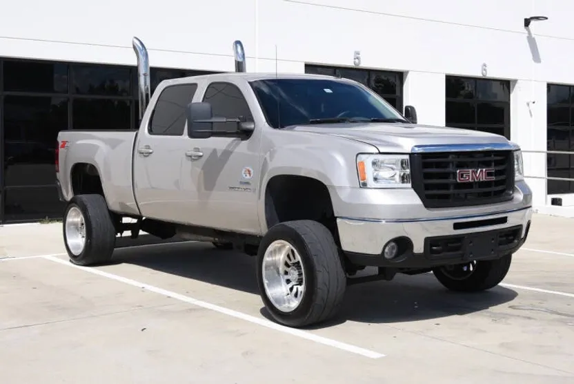 2009 Gmc Sierra SLT photo 1