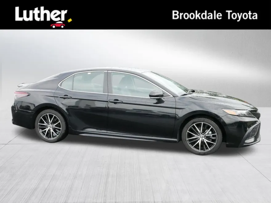 2023 Toyota Camry SE photo 1