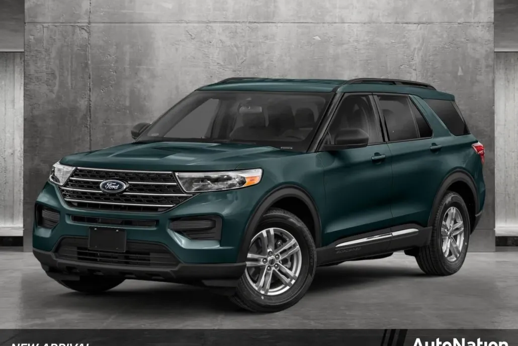 2022 Ford Explorer XLT photo 1