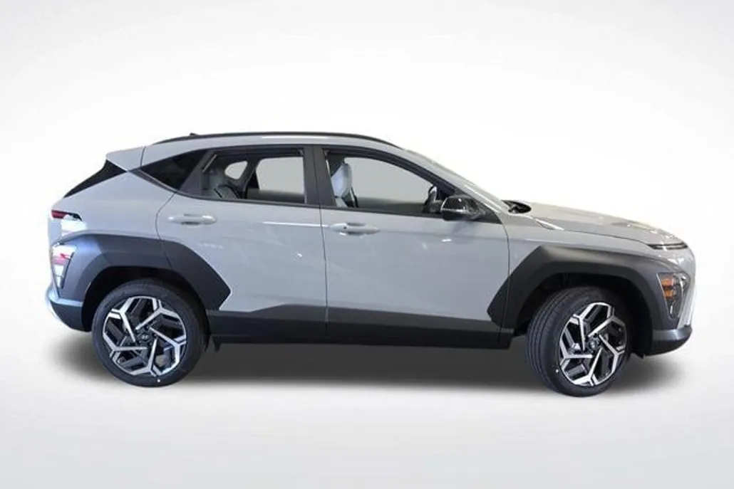 2026 Hyundai Kona SEL photo 1