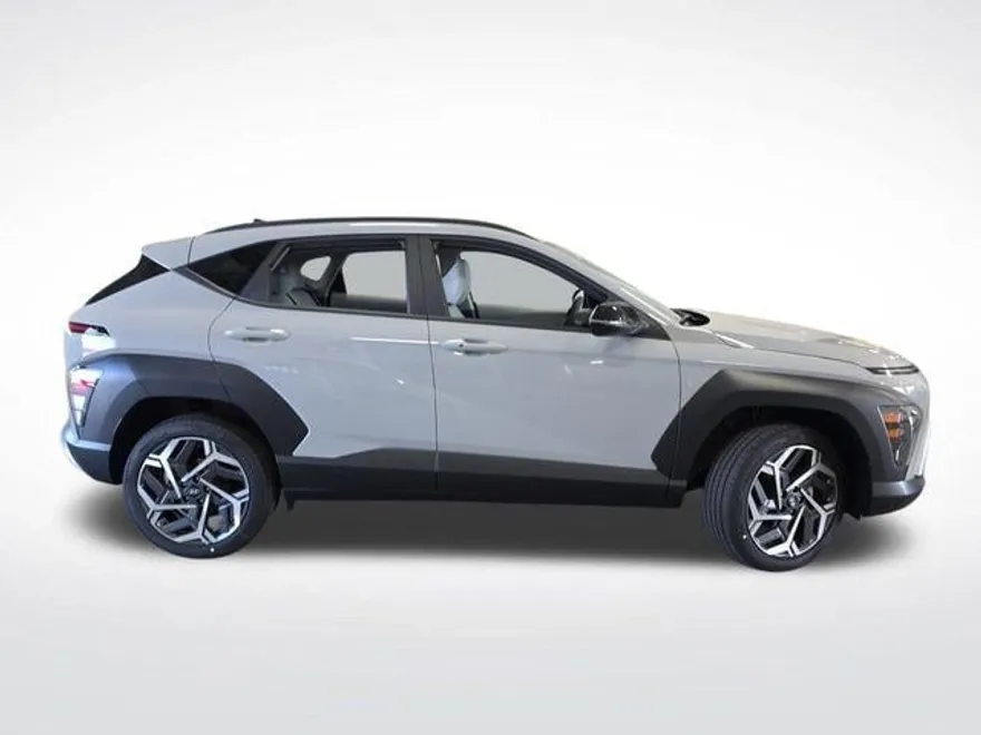 2026 Hyundai Kona SEL photo 1