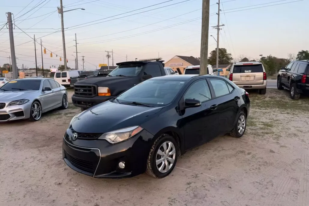 2016 Toyota Corolla Plus photo 1