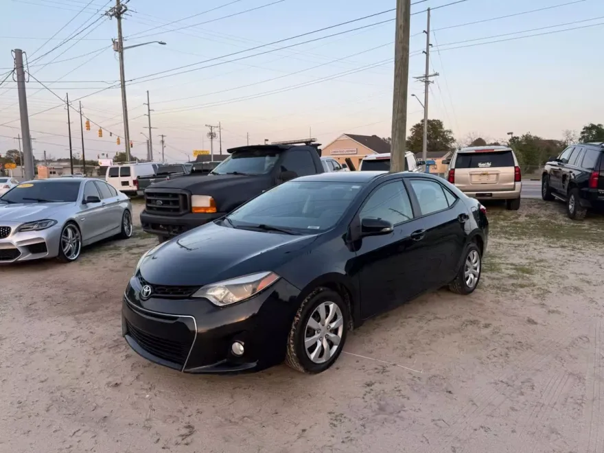 2016 Toyota Corolla Plus photo 1